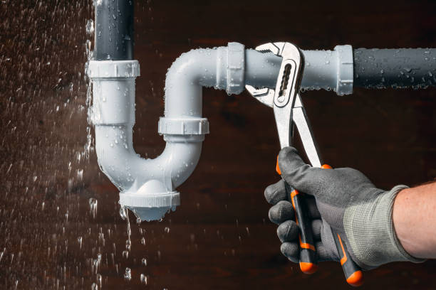 Professional Gas Line Repair technician working in Oskaloosa, KS